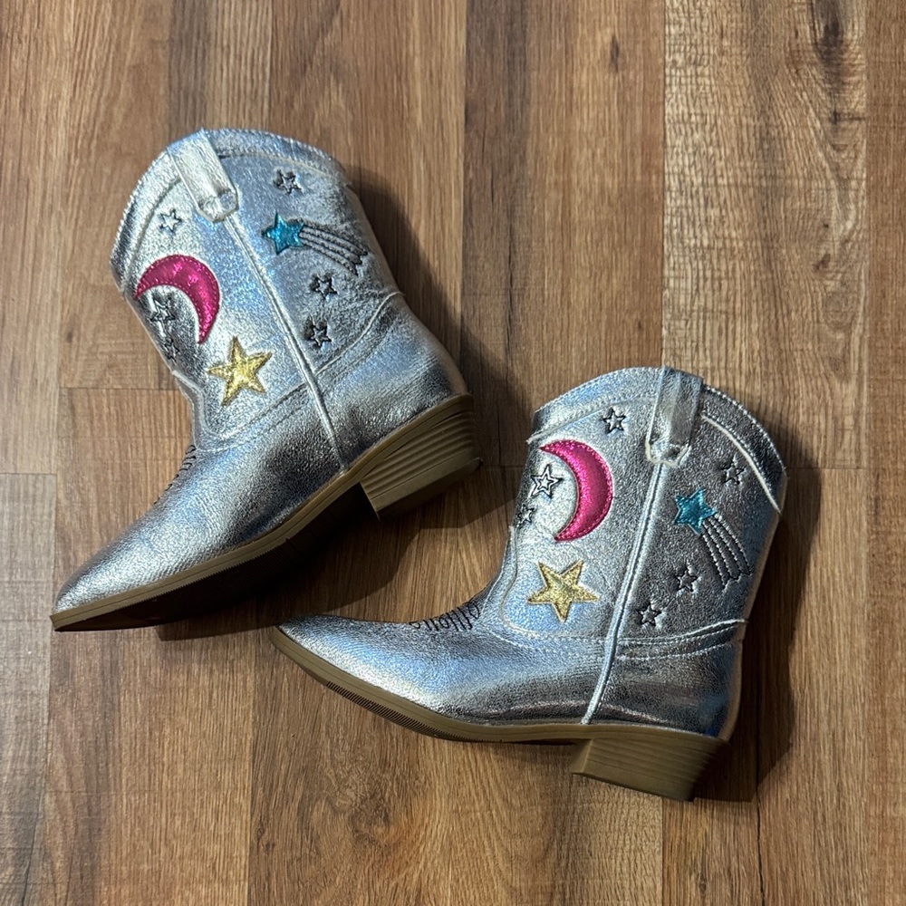 Tucker + Tate Silver Kids Boots with Colorful Embroidery